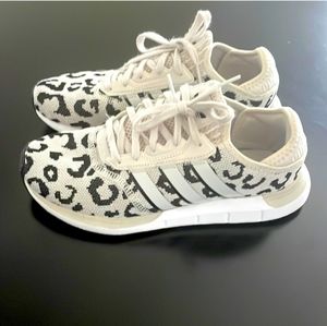 Adidas swift Originals Swift Run Sneakers Women’s US9 Leopard Print
